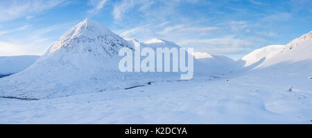 Panorama von Carn Toul und die Lairig Ghru in voller Bedingungen im Winter, Mar Lodge Estate, Cairngorms, Highlands von Schottland, UK, Januar 2016. Stockfoto