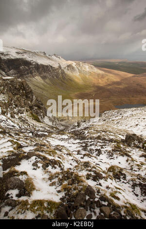 Blick entlang Trotternish Ridge im Winter, Isle of Skye, Schottland, UK, März 2014. Stockfoto