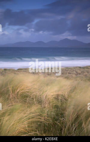 Blick über Klang der Taransay zu North Harris Hills, West Harris, Äußere Hebriden, Schottland, UK, September 2014. Stockfoto