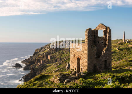 Botallack Zinnminen, in der Nähe von St. Just, Cornwall, England, Großbritannien. Juli 2015. Stockfoto