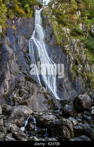 Aber Falls (Rhaeadr - fawr) in der Nähe von Abergwyngregyn, Gwynedd, Wales, Großbritannien, Oktober 2016. Stockfoto