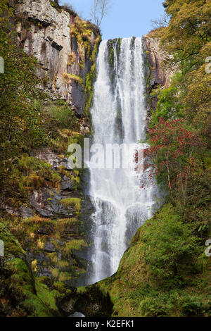 Pistyll Rhaeadr Wasserfall mit den Abschnitt - in der Nähe von Llanrhaeadr-ym-Mochnant, Powys, Wales, Großbritannien, Oktober 2016. Stockfoto