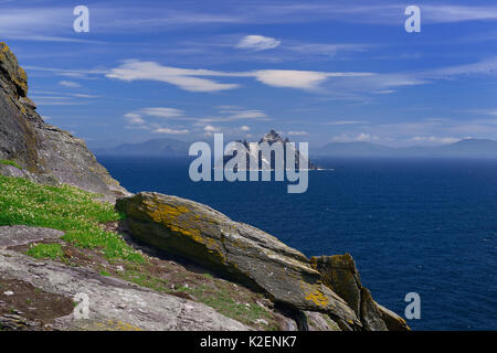 Blick in Richtung Little Skellig und Skellig Michael, County Kerry, Republik Irland. Juni 2014. Stockfoto