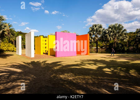 Helio Oiticica Kunst installation Penetravel Magic Square Nr. 5 an Inhotim Institut, Brumadinho, Minas Gerais, Brasilien Stockfoto