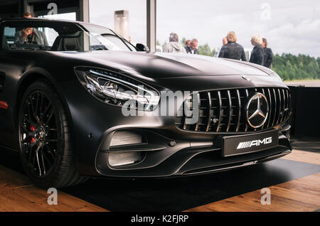 Minsk, Weißrussland - 26. August 2017: Vorderseite des Mercedes Benz AMG GT 50 Edition Sport Auto. Eine neue 2017 supercar entworfen, der 50 anniver zu feiern. Stockfoto