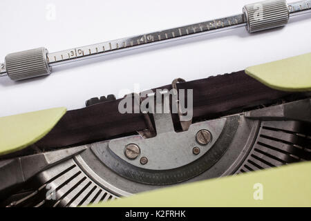 Vintage computerschriftliche mit weißem Papier Stockfoto
