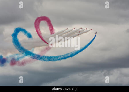 Rote Pfeile Tornado Stockfoto