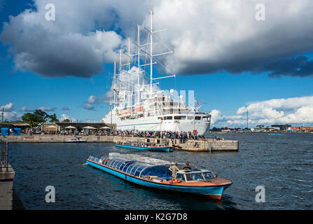 Windstars sailing cruise ship Wind Surf günstig bei Nordre Toldbod während Kulturhavn (Kultur Hafen) Festival Hafen von Kopenhagen Dänemark Europa Stockfoto