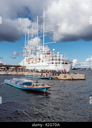 Windstars sailing cruise ship Wind Surf günstig bei Nordre Toldbod während Kulturhavn (Kultur Hafen) Festival Hafen von Kopenhagen Dänemark Europa Stockfoto