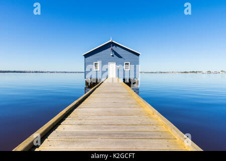 Die ikonischen Crawley Kante Boatshed auch als Blue Boat House auf dem Swan River in Matilda Bay, Crawley, Perth, Western Australia bekannt Stockfoto