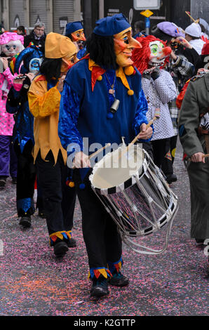 Teilnehmer der Kinder und der Familie Fasnacht, Karneval in Basel, Schweiz Stockfoto