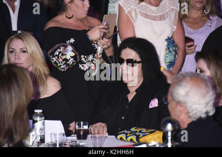 "Die Kinder" Charity Event zugunsten der Materie und der starkey Anhörung Foundation gehören spezielle Gäste Gene Simmons von KISS, die Schauspielerin Sophie Simmons, und America's Got Talent Star Sal Valentinetti Mit: Shannon Tweed, Gene Simmons Wo: Bridgehampton, New York, United States Wann: 29 Jun 2017: Rob Rich/WENN.com Stockfoto