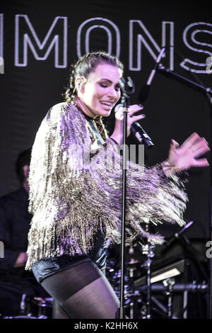 "Die Kinder" Charity Event zugunsten der Materie und der starkey Anhörung Stiftung wird besondere Gäste gehören Gene Simmons von KISS, die Schauspielerin Sophie Simmons, und America's Got Talent Star Sal Valentinetti Mit: Sophie Simmons Wo: Bridgehampton, New York, United States Wann: 29 Jun 2017: Rob Rich/WENN.com Stockfoto