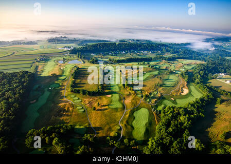 Morgen LICHT STREAMING ÜBER GOLFPLATZ LUFTBILD, Pennsylvania Stockfoto
