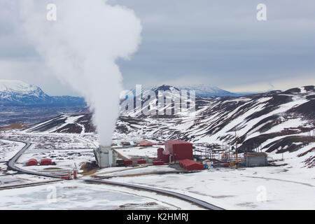 Krafla Kraftwerk an der Krafla Vulkan und See Mývatn im Winter, Island Stockfoto