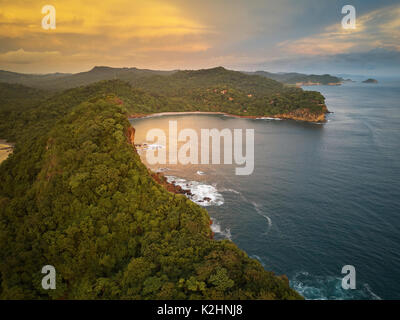 Natürliche Meereslandschaft in Nicaragua panorama Luftbild Drohne anzeigen Stockfoto