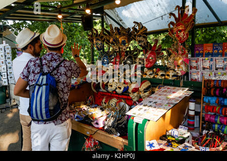 Street Market entlang des Tiber in Rom, Italien Stockfoto