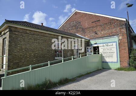 Der Güterschuppen, ein Innen Farmers Market und Restaurant in Canterbury, Kent Stockfoto