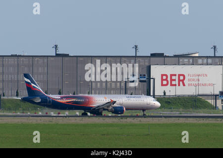 GER, Aeroflot, Airbus A 321-211 VP-BTL-Manchester United, am BER Flughafen, 21.08.2017, Foto: Uwe Koch/fotobasis.de Stockfoto