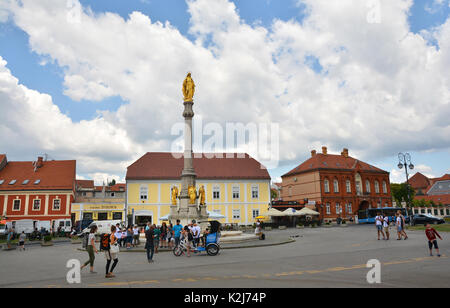 ZAGREB, KROATIEN - 15. JULI 2017. Ein Blick auf die Heilige Maria Denkmal vor der Kathedrale von Zagreb. Stockfoto