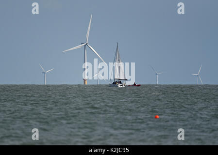 Gunfleet Sands Offshore Wind Farm in der Nähe von Clacton, Essex, in der Themsemündung Nordsee. Von DONG Energy mit Siemens Wind Power SWT -3.6-107 gebaut Stockfoto