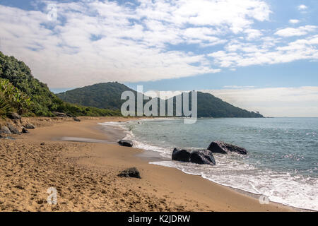 Praia do Strand Praia do Buraco - Balneário Camboriú, Santa Catarina, Brasilien Stockfoto