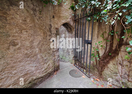 Das alte Genf - das Monetier - eine historische und geheime Passage in der Genfer Altstadt Stockfoto