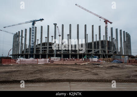 Nizjni Nowgorod Zentralstadion im Bau. Bau und Renovierung von Fußballstadien in Russland ist Rennen gegen die Zeit, als Russland ist die FIFA WM 2018 im Juni und Juli 2018 zu bewirten. Stockfoto