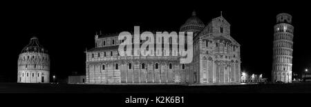 Panoramablick auf der Piazza dei Miracoli in Pisa, Toskana, Italien. Stockfoto