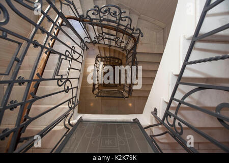 Eine Wendeltreppe in einem noblen Madrid, Spanien Hotel Stockfoto