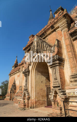 Äußere des alten Sulamani Tempel in Bagan, Myanmar (Burma), gesehen von der Seite. Stockfoto