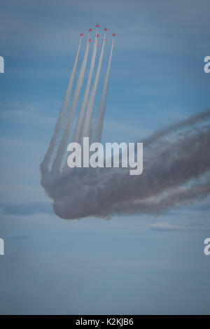 Bournemouth, UK. 31 Aug, 2017. Rote Pfeile Air Display am Donnerstag an der Bournemouth Air Festival, Dorset. 2017 Credit: Owen Vachell/Alamy leben Nachrichten Stockfoto