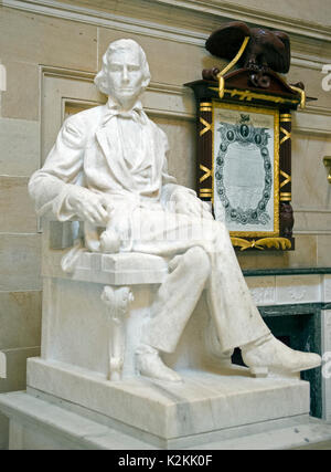 Statue von Vizepräsident Alexander Hamilton Stephens der Konföderierten Staaten von Amerika, der Teil der National Statuary Hall Collection in der United States Capitol in Washington, DC am Donnerstag, 31. August 2017. Die Statue des Vice President Stevens war zu der Sammlung durch den Staat Georgia im Jahre 1927 gegeben. Die Sammlung besteht aus 100 Statuen, zwei von jedem Zustand. Von denen zwölf zeigen Konföderierten Führer. Die Statuen sind umstritten und es Anrufe für ihre Entfernung aus dem US Capitol. Credit: Ron Sachs/CNP - KEINE LEITUNG SERVICE - Foto: Ron Sachs/C Stockfoto