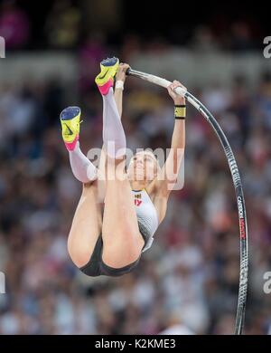 London, Grossbritannien. 04 Aug, 2017. Lisa RYZIH, Deutschland, Aktion. Qualifikation Stabhochsprung der Frauen am 04.08.2017 Wirtschaft Championships 2017 in London/Grossbritannien, vom 04.08. - 13.08.2017. | Verwendung weltweit Quelle: dpa/Alamy leben Nachrichten Stockfoto