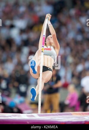 London, Grossbritannien. 4. August 2017. Friedelinde PETERSHOFEN, Deutschland, Aktion, Qualifikation Stabhochsprung der Frauen am 04.08.2017 Leichtathletik Armeesportler 2017 in London / Grossbritannien, Vom 04.08. -13.08.2017. | Verwendung Weltweit Credit: Dpa/Alamy Live-Nachrichten Stockfoto