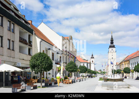 City Tower, Fußgängerzone, Trinity Square, Trnava (Tyrnau), Slowakei Stockfoto