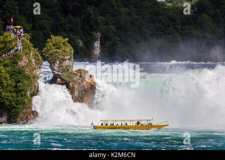 Rheinfall, dem grössten Wasserfall Europas, dem Rhein, Schaffhausen, Schweiz. Stockfoto