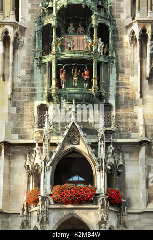 Die Rathaus-Glockenspiel, Altes Rathaus, Marienplatz, München, Deutschland Stockfoto