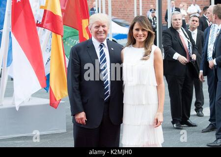 Us-Präsident Donald Trump und First Lady Melania Trump nehmen an der öffnung Nacht Rezeption des G20-Gipfels zum 8. Juli 2017 in Hamburg, Deutschland. Stockfoto
