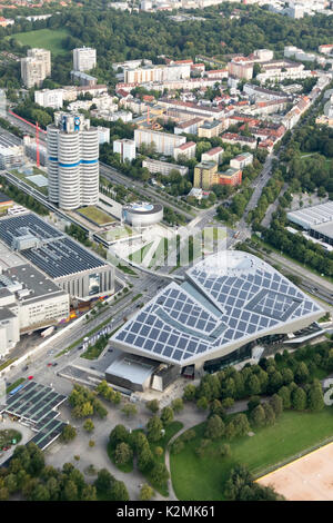 BMW Welt, Sitz und Museum, am Riesenfeld, München, Deutschland Stockfoto