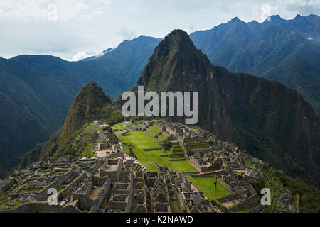 Machu Picchu Inka Ruinen aus dem 15. Jahrhundert (Weltkulturerbe), das Heilige Tal, Peru, Südamerika Stockfoto