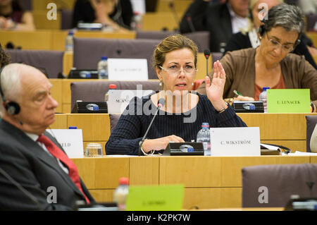 Brüssel, Bxl, Belgien. 31 Aug, 2017. Cecilia WIKSTRÃ-M Mitglied des Europäischen Parlaments (MDEP) während der Debatte über die Rechtsstaatlichkeit in Polen an der Ausschuss des Europäischen Parlaments für Bürgerliche Freiheiten, Justiz und Inneres in Brüssel, Belgien, am 31.08.2017 von Wiktor Dabkowski Credit: Wiktor Dabkowski/ZUMA Draht/Alamy leben Nachrichten Stockfoto