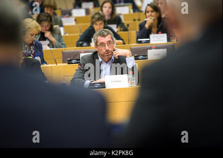 Brüssel, Bxl, Belgien. 31 Aug, 2017. Frank Engel Mitglied des Europäischen Parlaments (MDEP) während der Debatte über die Rechtsstaatlichkeit in Polen an der Ausschuss des Europäischen Parlaments für Bürgerliche Freiheiten, Justiz und Inneres in Brüssel, Belgien, am 31.08.2017 von Wiktor Dabkowski Credit: Wiktor Dabkowski/ZUMA Draht/Alamy leben Nachrichten Stockfoto