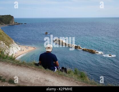 Durdle Door, Dorset, Großbritannien. 31. August 2017. UK Wetter. Urlauber genießen Sie einen sonnigen Tag auf der Jurassic Coast. Credit: Dan Tucker/Alamy leben Nachrichten Stockfoto