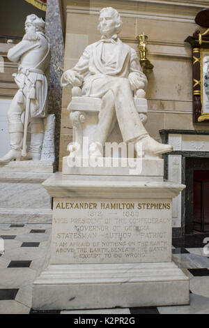 August 31, 2017 - Washington, District of Columbia, USA - eine Statue der Konföderierten Vizepräsident ALEXANDER HAMILTON STEPHENS (Mitte) in der Statuary Hall in der United States Capitol. (Bild: © Alex Edelman über ZUMA Draht) Stockfoto