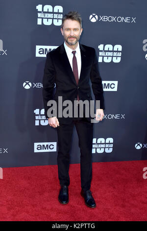 Los Angeles, USA. 22 Okt, 2017. Chris Hardwick sorgt der AMC "The Walking Dead" Jahreszeit 8 Premiere und die 100. episode Feier an der griechischen Theater am 22. Oktober 2017 in Los Angeles, Kalifornien. Credit: geisler - fotopress/alamy leben Nachrichten Stockfoto