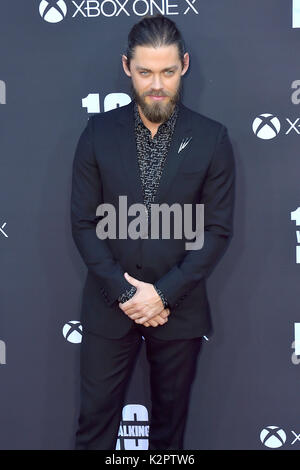 Los Angeles, USA. 22 Okt, 2017. Tom Payne sorgt der AMC "The Walking Dead" Jahreszeit 8 Premiere und die 100. episode Feier an der griechischen Theater am 22. Oktober 2017 in Los Angeles, Kalifornien. Credit: geisler - fotopress/alamy leben Nachrichten Stockfoto