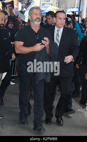 New Yok, NY, USA. Nov. 2017. Mel Gibson sah nach einem Auftritt am Guten Morgen Amerika, der seinen neuen Film Daddy's Home 2 in New York City am 9. November 2017 promotete. Credit: Rw/Media Punch/Alamy Live News Stockfoto