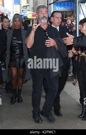 New Yok, NY, USA. Nov. 2017. Mel Gibson sah nach einem Auftritt am Guten Morgen Amerika, der seinen neuen Film Daddy's Home 2 in New York City am 9. November 2017 promotete. Credit: Rw/Media Punch/Alamy Live News Stockfoto