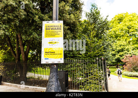 Smartwater Zeichen, smart Wasser Zeichen, Warnung, MetTrace, Trace, Kriminelle Vorsicht Schild, London UK, smartwater Schutz, geschützt, Forensisch, Stockfoto